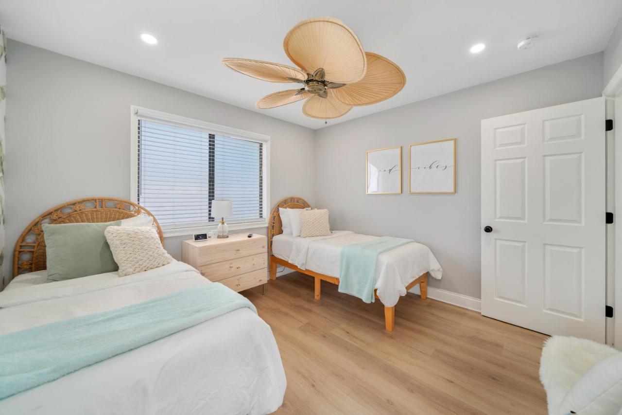 Luxury Villa 3 Blocks From The Beach With A Pool, Fire Pit And Outdoor Oasis Cape Canaveral Zewnętrze zdjęcie