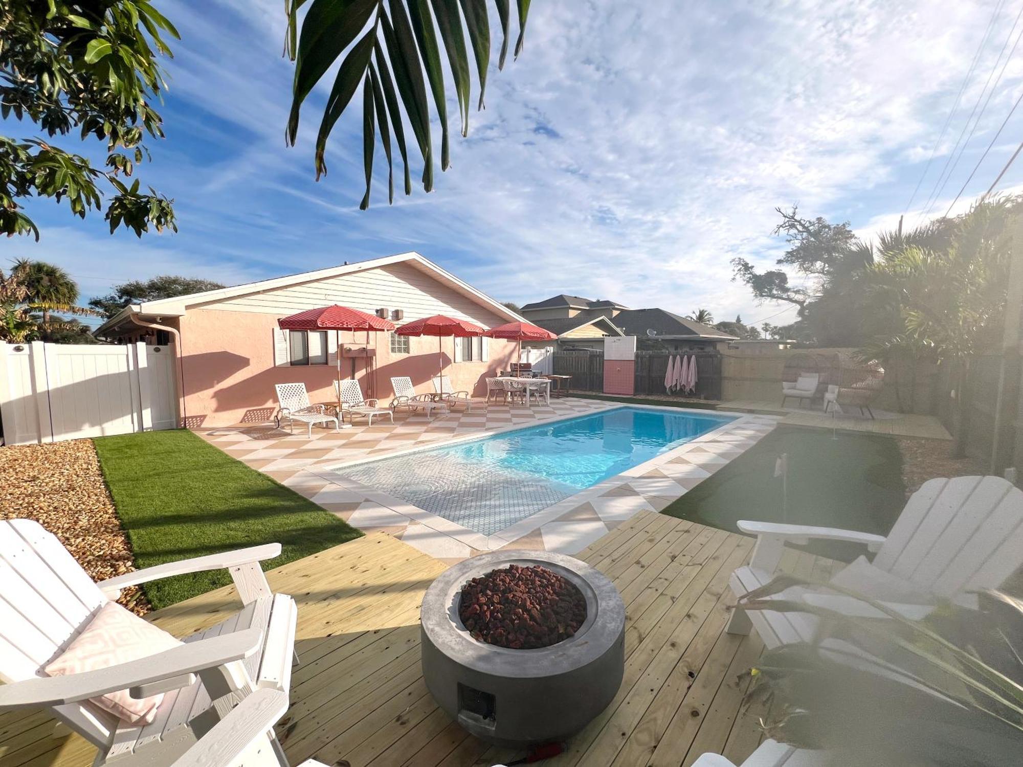 Luxury Villa 3 Blocks From The Beach With A Pool, Fire Pit And Outdoor Oasis Cape Canaveral Zewnętrze zdjęcie